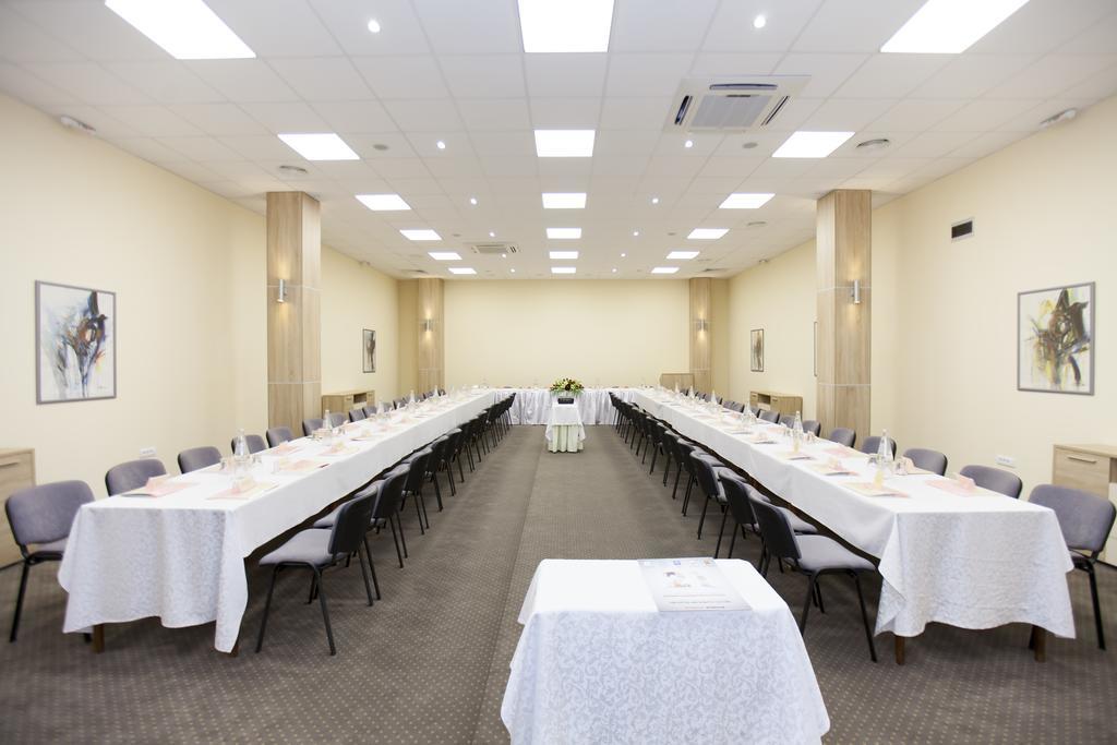 Hotel Srbija Vrsac Luaran gambar