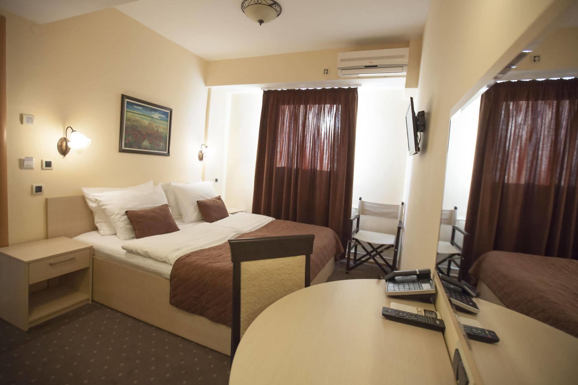 Hotel Srbija Vrsac Luaran gambar